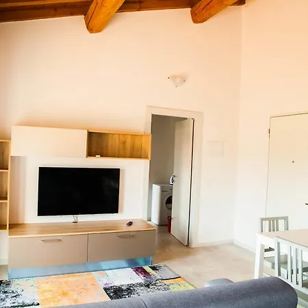 Apartment Gate To Verona